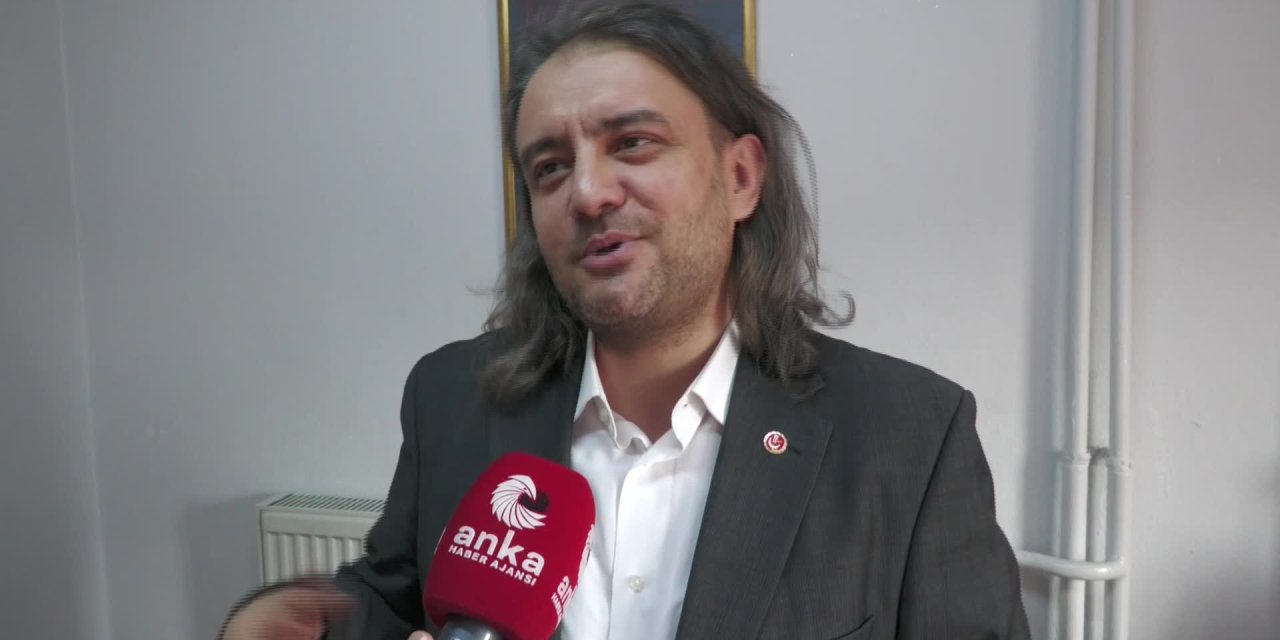 AŞI KARŞITLARINA ERBAKAN ÖRNEĞİ VERDİ: "HOCA 15 YIL ÖNCE İNSANLARIN KISIRLAŞTIRILMAK İSTENDİĞİ KONUSUNDA BİZİ UYARMIŞTI"