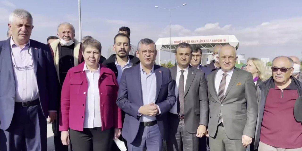 ÖZEL, ZAFER HAVALİMANI’NI GÜNDEME GETİRDİ: “988 BİN KİŞİ UÇACAK DEMİŞLER, KAÇ KİŞİ UÇMUŞ, 7 BİN KÜSUR, UÇANIN KÜSURATI UÇMAYANA YETMİYOR”