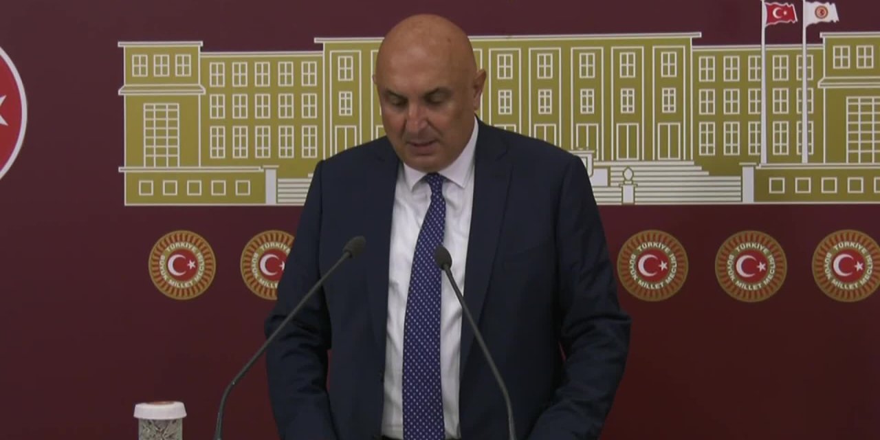 ÖZKOÇ'TAN ERDOĞAN'A: "83 MİLYON SENİN 'BEŞLİÇETE'NDEN BÜYÜKTÜR"