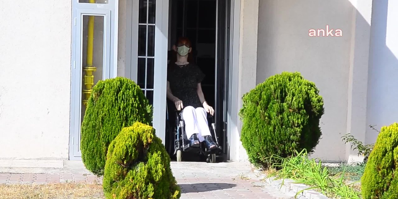 KARABÜKLÜ RUMEYSA GELGİ, 2 METRE 15 SANTİMLİK BOYU İLE GUİNNESS REKORUNUN SAHİBİ OLDU