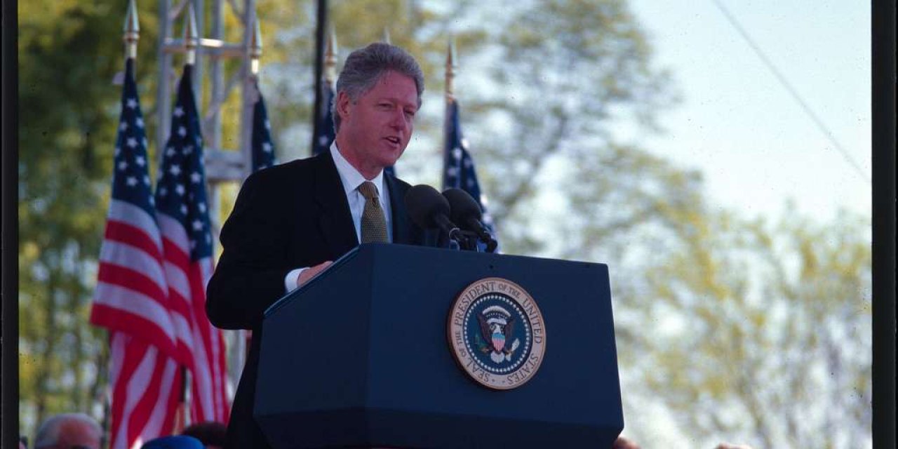 BILL CLINTON HASTANEYE KALDIRILDI