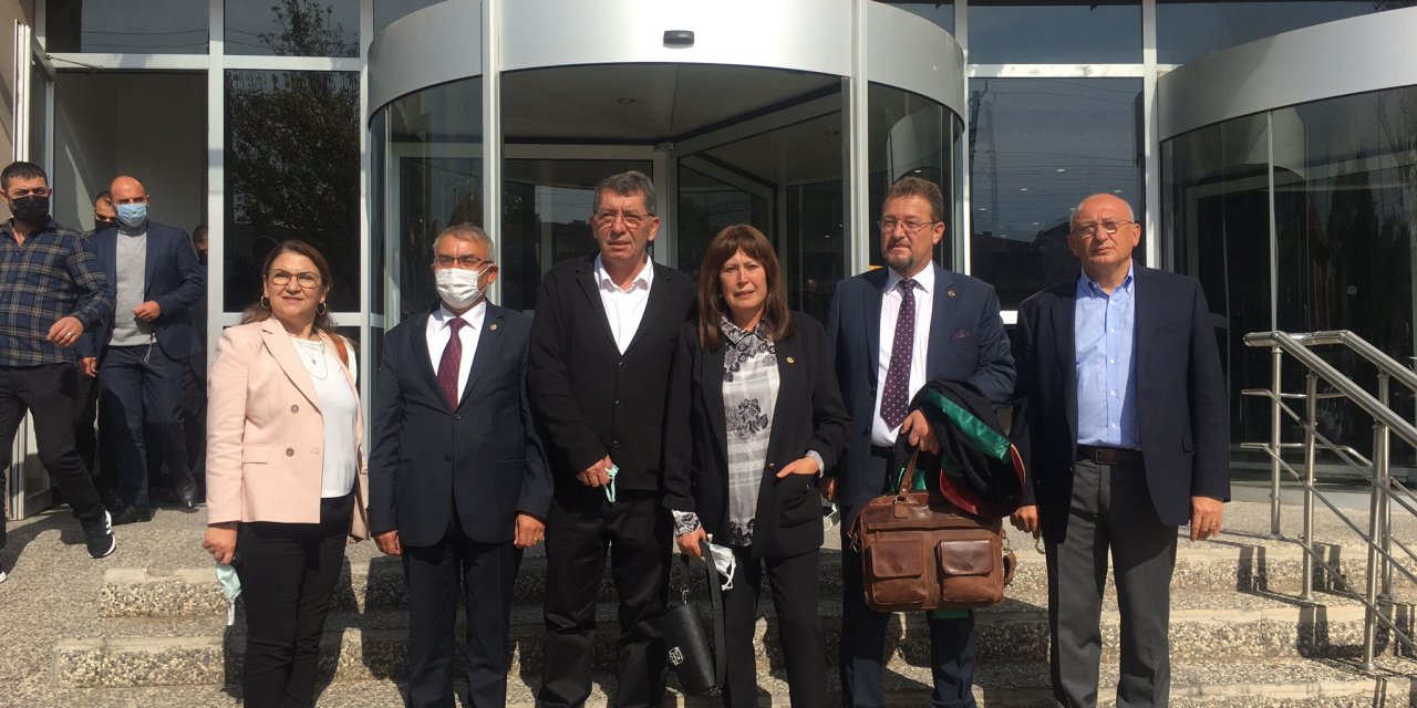 YENİÇAĞ YAZARI DEMİRAĞ'A SALDIRI DAVASI: DOSYA AĞIR CEZA MAHKEMESİ'NE GÖNDERİLDİ