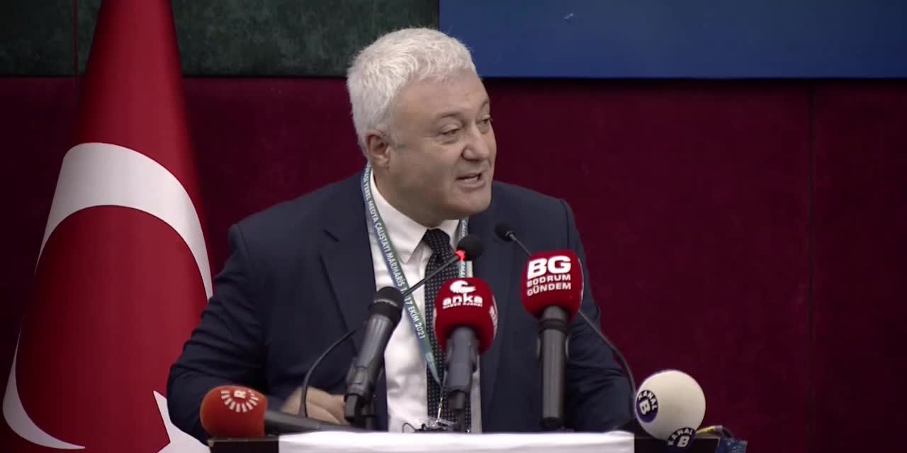 CHP’NİN DÜZENLEDİĞİ YEREL BASIN ÇALIŞTAYI: "AKCİĞER HANGİ GÖREVİ GÖRÜYORSA, MEDYA O GÖREVİ GÖRÜR”