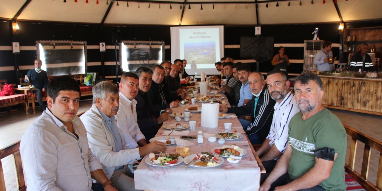 BODRUM’DA MUHTARLARA "AKILLI ATIK TOPLAMA SİSTEMİ' SUNUMU YAPILDI