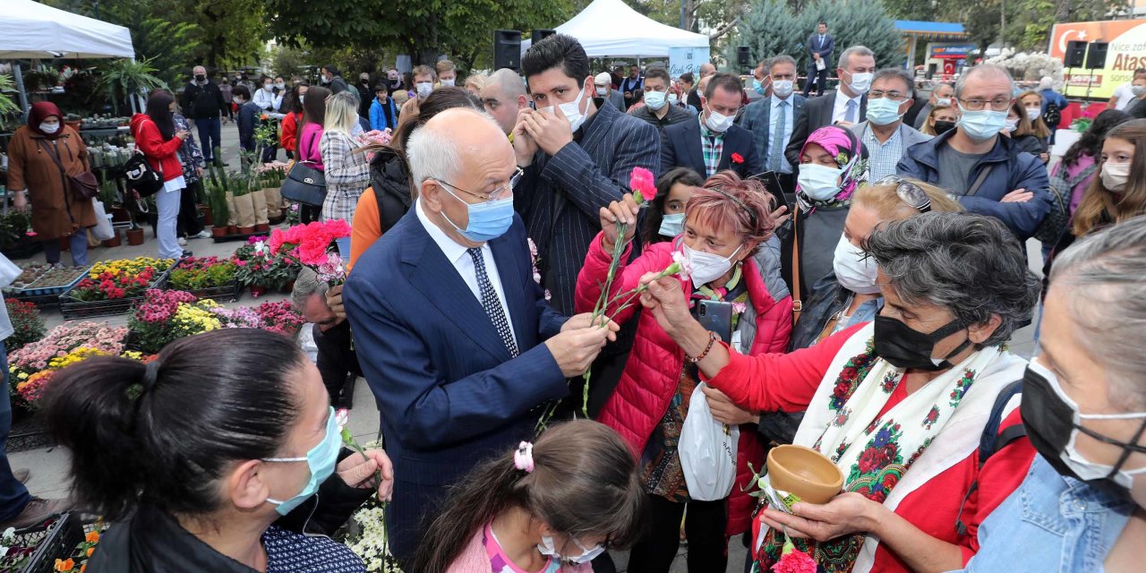 YENİMAHALLE ÇİÇEK FESTİVALİNE YOĞUN İLGİ