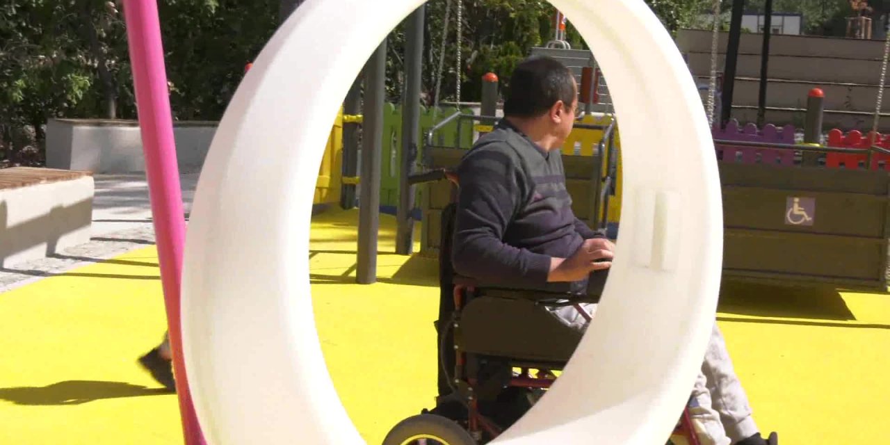 ANKARA BÜYÜKŞEHİR’DEN LED AYDINLATMALI ENGELLERİ AŞAN PARK