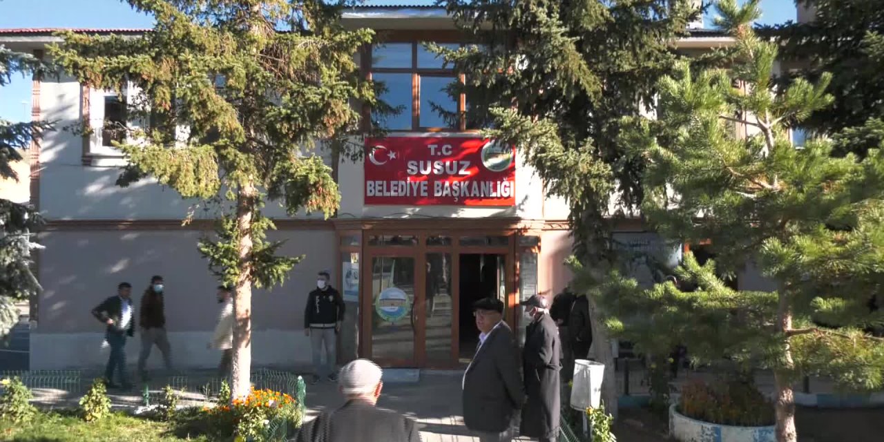 KILIÇDAROĞLU, KARSLI KADINLARLA BİR ARAYA GELDİ