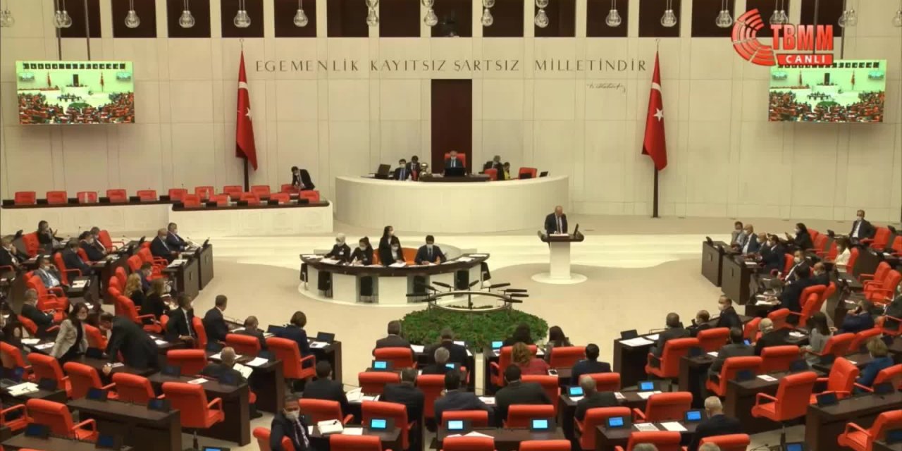 CHP'Lİ BAKAN: “PARTİ NEREDE BİTER, DEVLET NEREDE BAŞLAR ARTIK KİMSE BİLMİYOR”