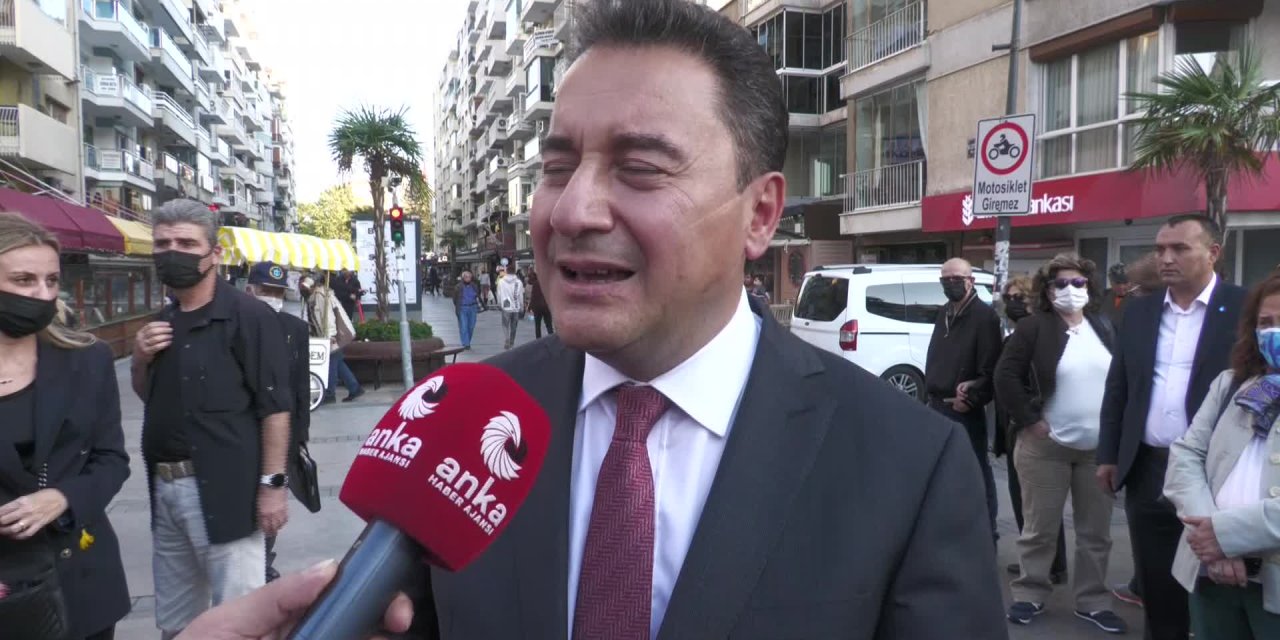 BABACAN'DAN “FAİZ İNDİRİMİ” YORUMU: "DOĞALGAZ, ELEKTRİK, AKARYAKIT BAŞTA OLMAK ÜZERE A'DAN Z'YE HER ŞEYİN FİYATI ARTACAK"