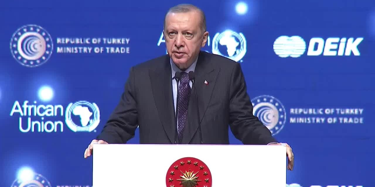 Kafasına Plastik Sıkışan Kirpiyi Bekçiler Kurtardı
