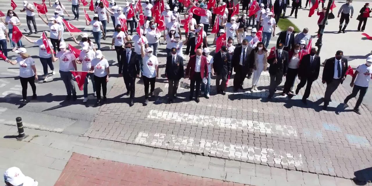 BÜYÜKÇEKMECE'DE 19 MAYIS COŞKUSU