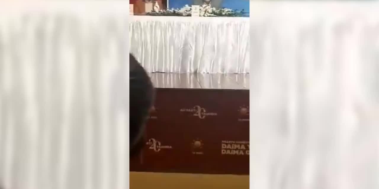 AKP TOPLANTISINDA, İL BAŞKANININ “ÜYE YAPIN”ÇAĞRISINA YANIT: “ÜYE OLMUYORLAR, ‘SİZ BİZE YALAN SÖYLÜYORSUNUZ’ DİYORLAR”