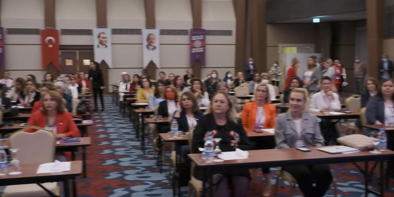 CHP KADIN KOLLARI ÇALIŞTAYI SONA ERDİ