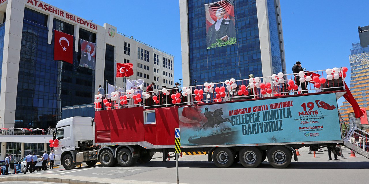 ATAŞEHİR’DE 19 MAYIS KONVOYUYLA BAYRAM COŞKUSU