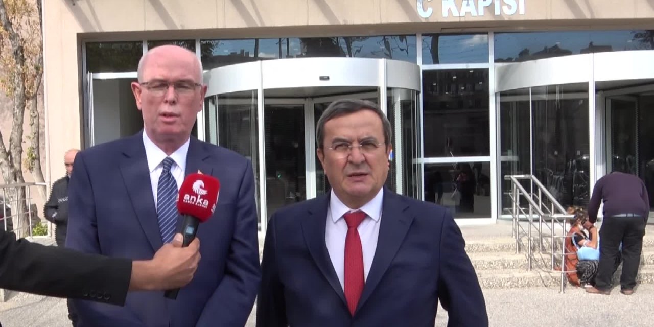 CHP'Lİ BELEDİYE BAŞKANLARI, TÜRKİYE BELEDİYELER BİRLİĞİ BAŞKANI VE YÖNETİCİLERİ HAKKINDA DUYURUSUNDA BULUNDU