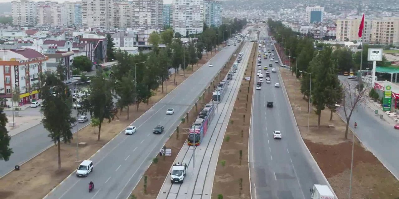 ANTALYA'DA 3. ETAP RAYLI SİSTEM SEFERLERİ BAŞLADI
