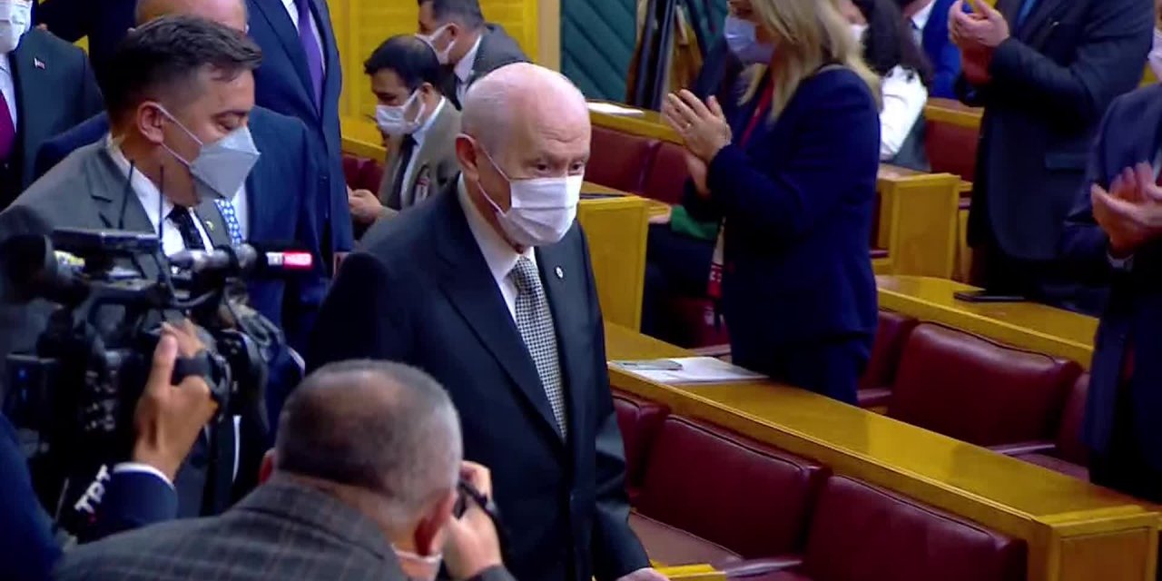 BAHÇELİ’DEN "KAVALA" AÇIKLAMASI: “BU SOROSÇU’NUN CEZASINI TÜRKİYE’DE ÇEKMESİ SONRA DA VATANDAŞLIKTAN ÇIKARILMASI MİLLİ BİR ZARURETTİR”