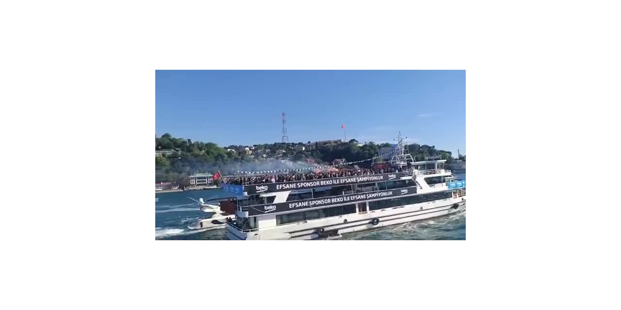BEŞİKTAŞ’TA ŞAMPİYONLUK KUTLAMALARI BAŞLADI: BOĞAZ'DA MEŞALELİ KUTLAMA