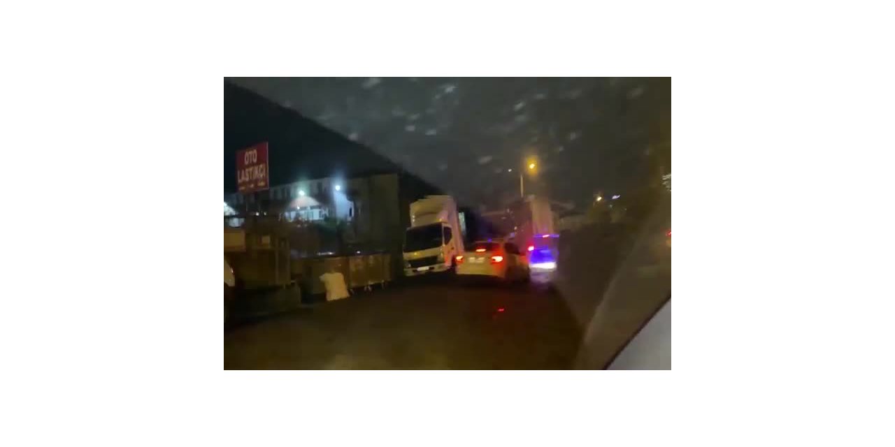 İSTANBUL'DA 16 TON 500 KİLO KAÇAK NARGİLE TÜTÜNÜ ELE GEÇİRİLDİ