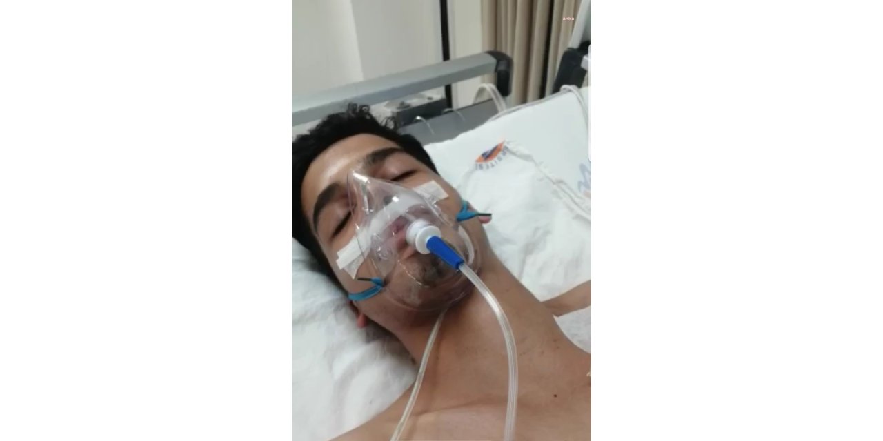 "BAKIŞINI SEVMEDİK" DENİLEREK BIÇAKLANAN GENÇ, YAŞAM SAVAŞI VERİYOR