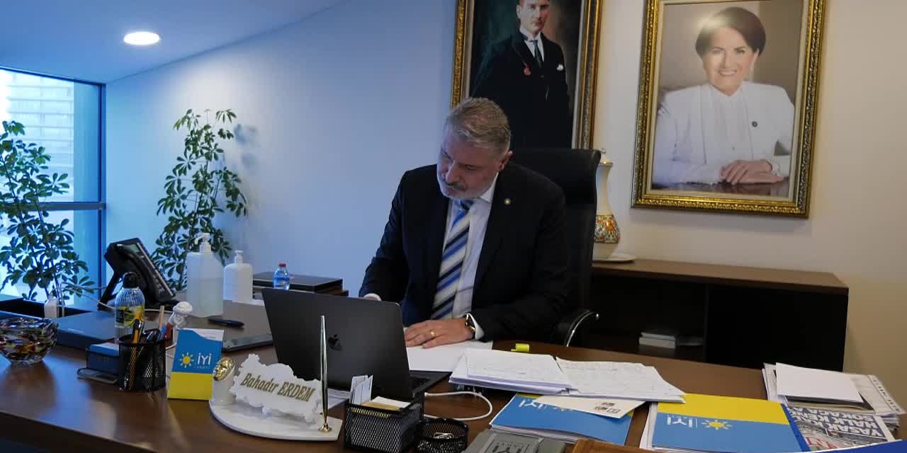İYİ PARTİLİ ERDEM, ANAYASA TEKLİFİNİN ANA HATLARINI AÇIKLADI: "TARAFSIZ CUMHURBAŞKANI, YÜZDE 5 SEÇİM BARAJI, YAPICI GÜVEN OYU"