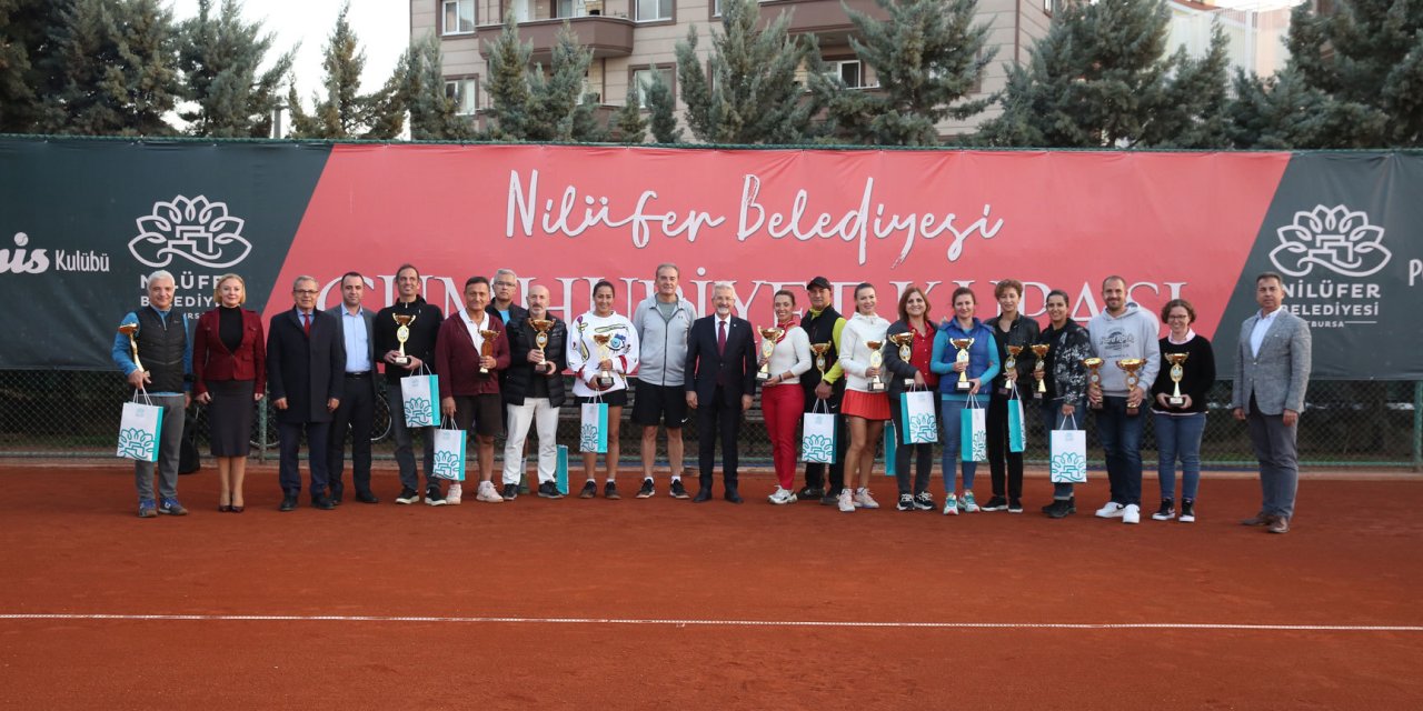 NİLÜFER BELEDİYESİ CUMHURİYET KUPASI SONA ERDİ