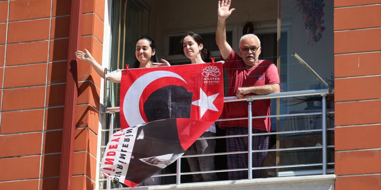 ODUNPAZARI BELEDİYESİ, 19 MAYIS KUTLAMALARINI EVLERE TAŞIDI