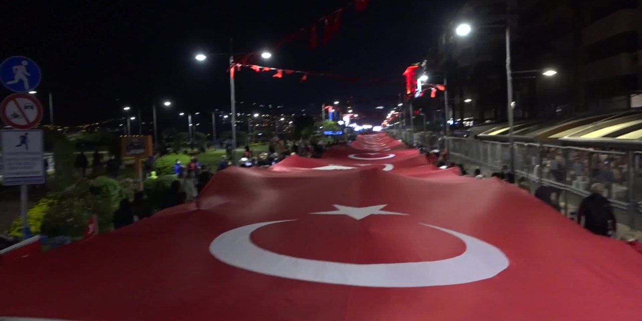 TUNÇ SOYER: "İZMİR, CUMHURİYETİN 2'İNCİ YÜZ YILINDA DA TÜRKİYE'YE IŞIK TUTACAK"