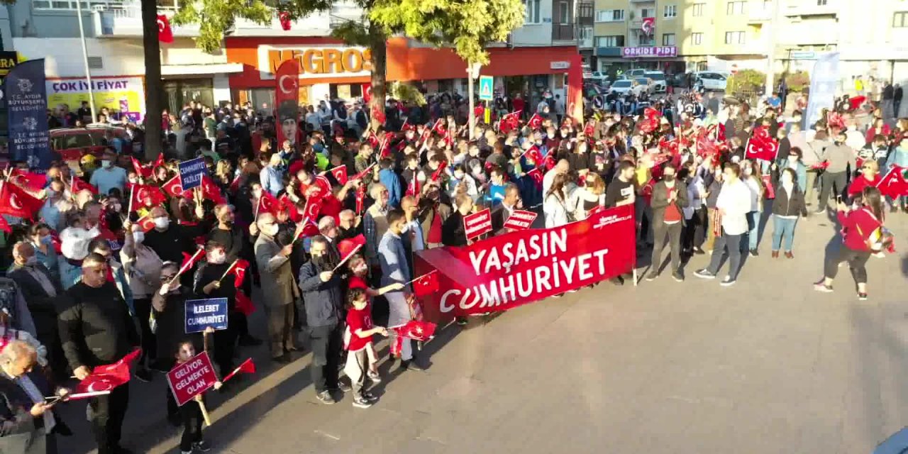 AYDIN BÜYÜKŞEHİR BELEDİYESİ’NDEN COŞKU DOLU CUMHURİYET YÜRÜYÜŞÜ