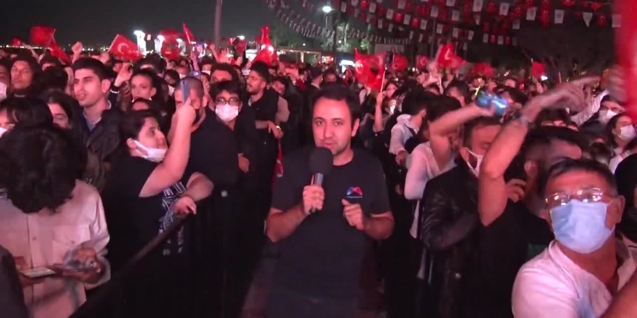 MERSİN’DE EN GÜZEL ŞARKILAR CUMHURİYET İÇİN SÖYLENDİ
