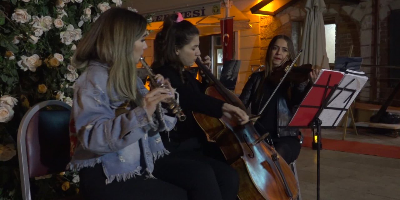 BUCA’DA CUMHURİYETİN 98’İNCİ YILINA ÖZEL GECE
