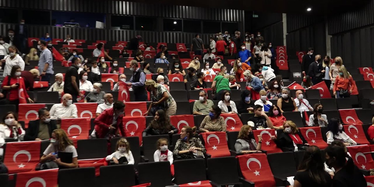 MURATPAŞA BELEDİYESİ GENÇLİK ORKESTRASI’NDAN CUMHURİYET KONSERİ
