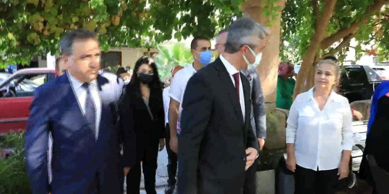 MARMARİS BELEDİYESİ'NİN 29 EKİM HEDİYESİ KÜTÜPHANE OLDU