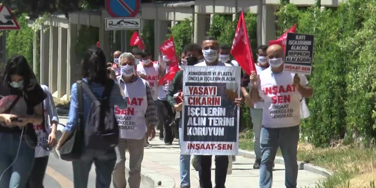 İNŞAAT İŞÇİLERİÇALIŞMA BAKANLIĞI ÖNÜNDE HAKLARINI ARADI