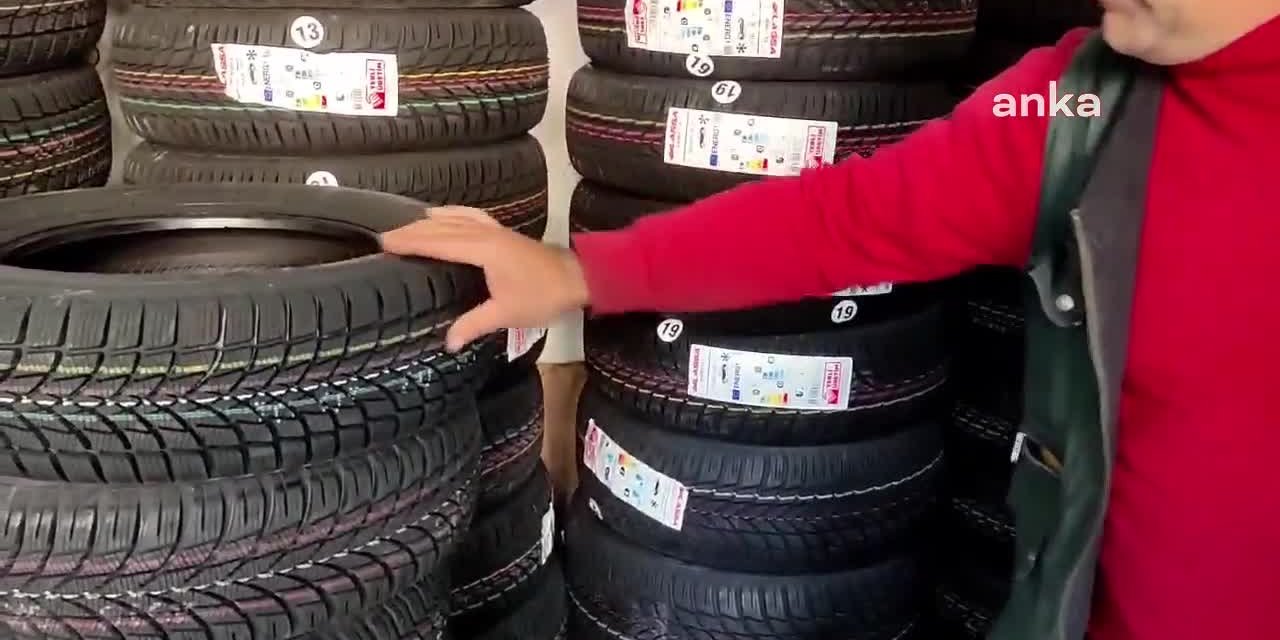 OTO LASTİKÇİSİ: KOYDUK LASTİKLERİ SAAT KAÇ OLDU SABAHTAN BERİ BİR TANE KIŞLIK LASTİK SATAMADIK