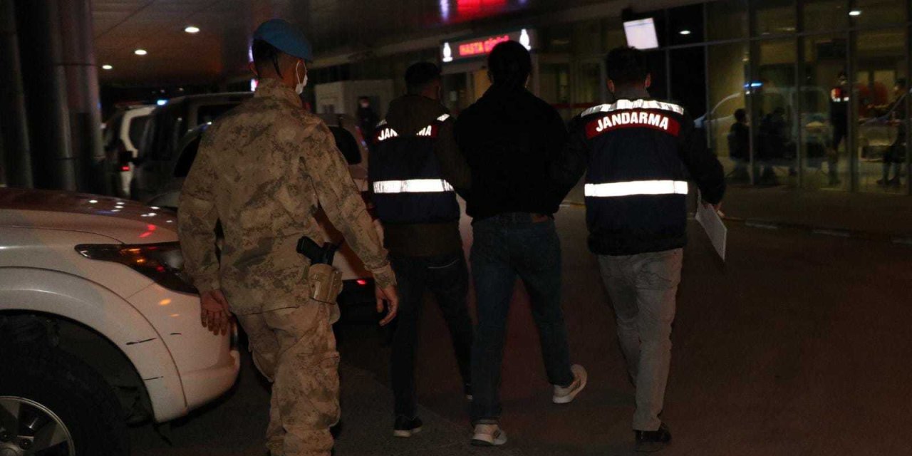 İZMİR JANDARMASINDAN FETÖ OPERASYONU: 2 GÖZALTI