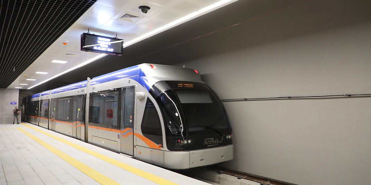 ANTALYA'DA BATI GAR OTOPARKI HİZMETE HAZIR