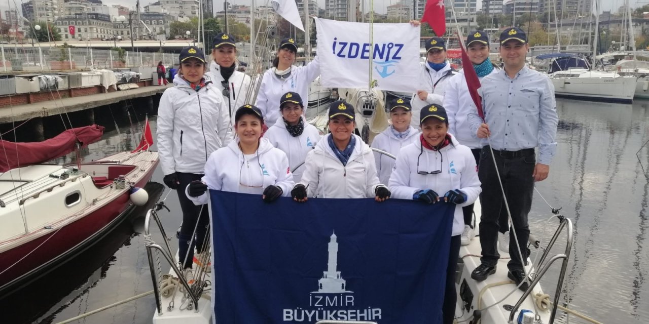 KADIN YELKENCİLER İSTANBUL’DAN ÇİFTE KUPAYLA DÖNDÜ