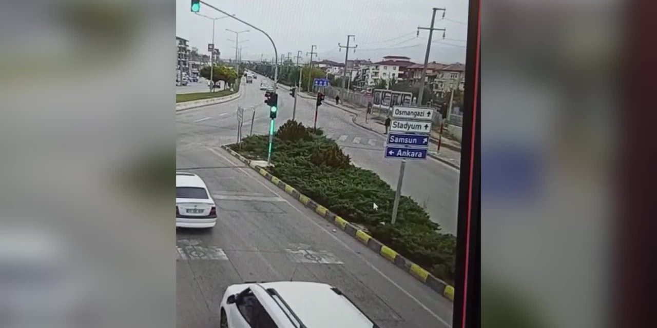 KIRIKKALE’DE KALDIRIMDAN YOLA DÜŞEN YAYAYA TIR ÇARPTI