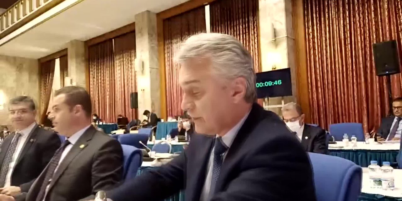 BÜLENT KUŞOĞLU'NDAN BAKAN DÖNMEZ'E: "SİZ ÖZEL SEKTÖRDE HİÇ GÖRDÜNÜZ MÜ GELİRLERİN OLMADIĞI BİR MALİ TABLO"
