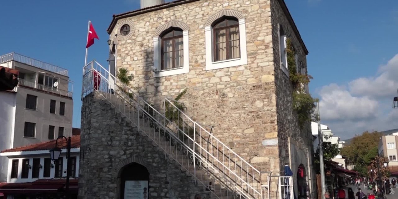 ATIK SAKIZLAR SANAT ESERİNE DÖNÜŞTÜ