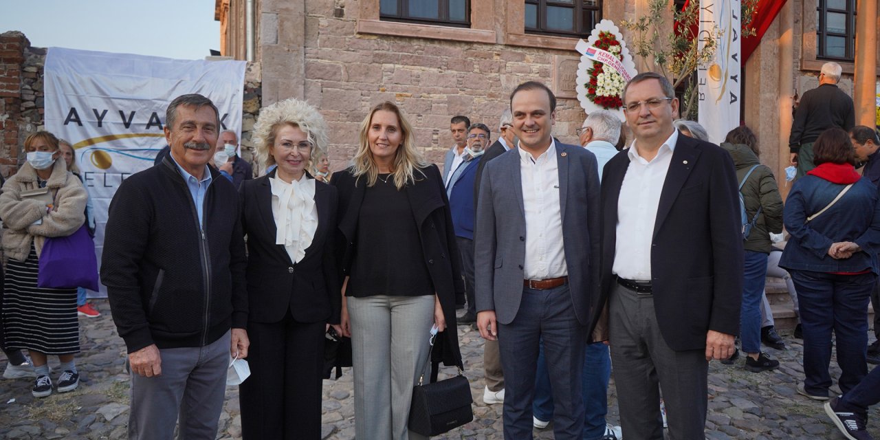 TEPEBAŞI BELEDİYE BAŞKANI ATAÇ, BEKİR COŞKUN KÜTÜPHANESİ’NİN AÇILIŞINA KATILDI