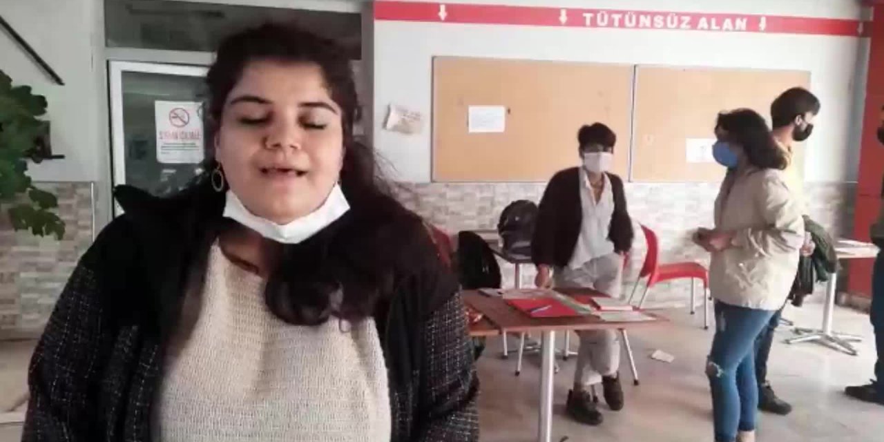 KANTİN BOYKOTU ÇAĞRISI YAPAN ÖĞRENCİLER ÜCRETSİZ ÇAY VE KAHVE DAĞITTI