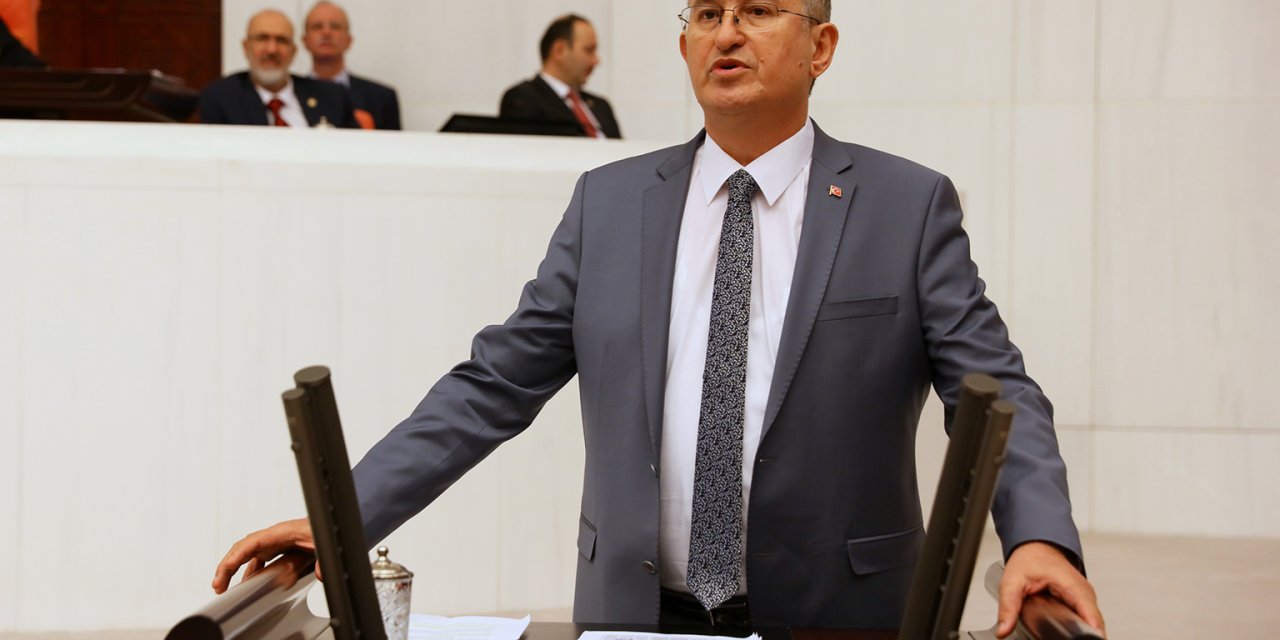 BAKAN PAKDEMİRLİ: "YANGIN SÖNDÜRME ENVANTERİNDE 3 AMFİBİK UÇAK VAR"