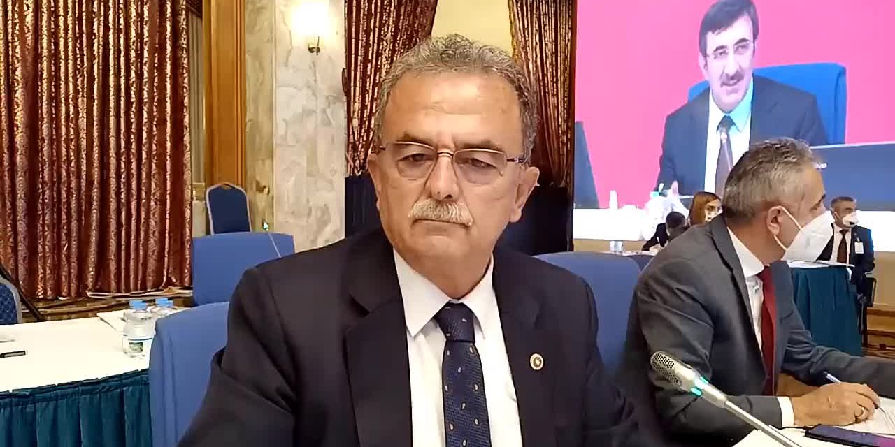 CHP'Lİ ADIGÜZEL: "MEB'İ VAKIFLAR VE CEMAATLER YÖNETİYOR, BAKANLIK ONLARIN GÜÇ SAVAŞINA SAHNE OLUYOR”