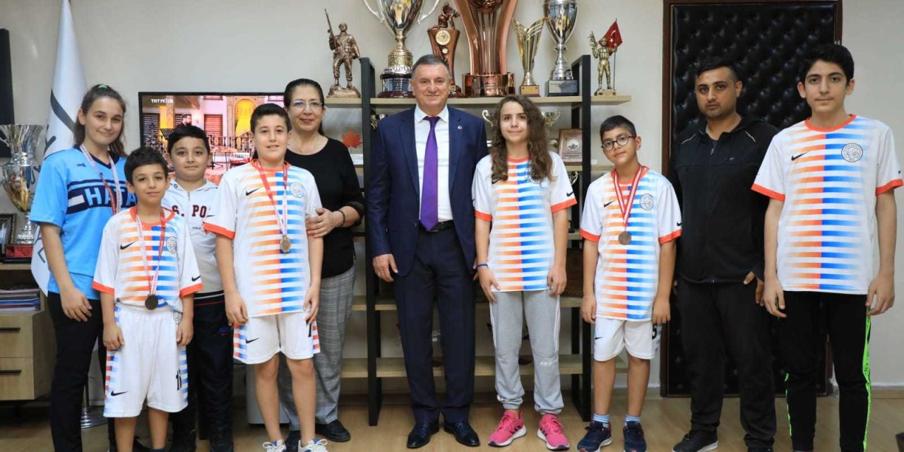 HATAY BÜYÜKŞEHİR BELEDİYESPOR 10 FUTBOLCUYLA SÖZLEŞME İMZALADI