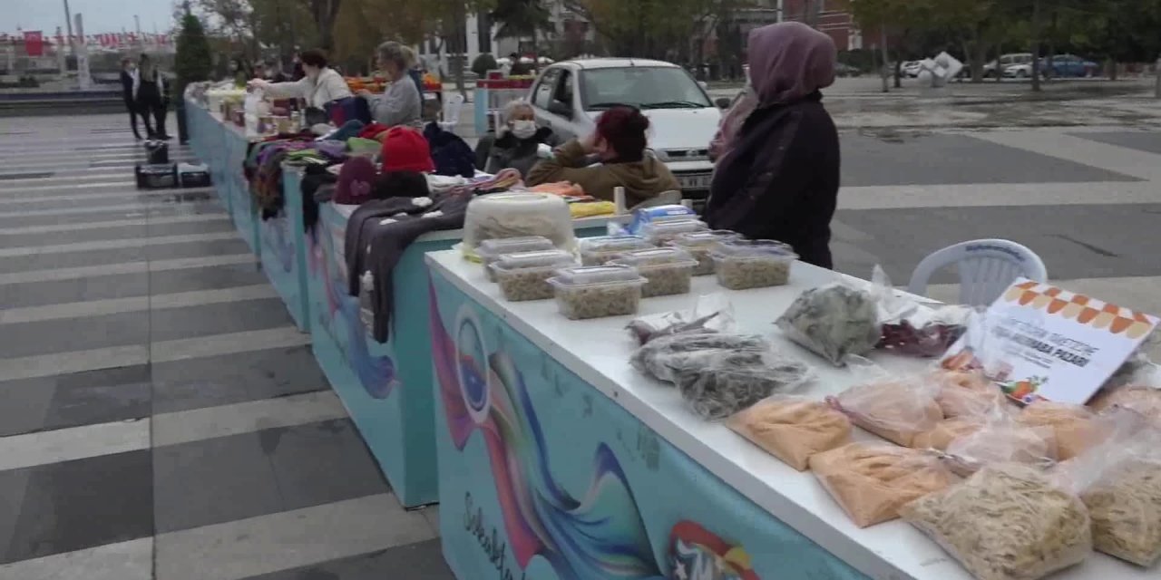 BÜYÜKÇEKMECE'DE “ÜRETİCİDEN TÜKETİCİYE KIŞA MERHABA PAZARI’’ AÇILDI