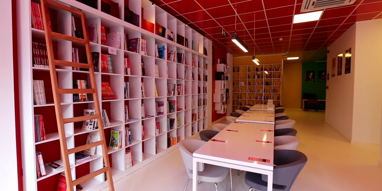 EFELER'DE İKİNCİ KİTAP KAFE AÇILDI