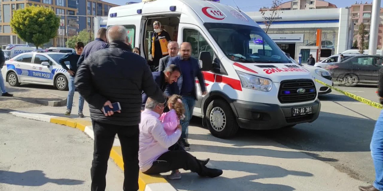 GENÇ KADIN ÇOCUKLARINI KURTARMAK İÇİN KENDİSİNİ FEDA ETTİ
