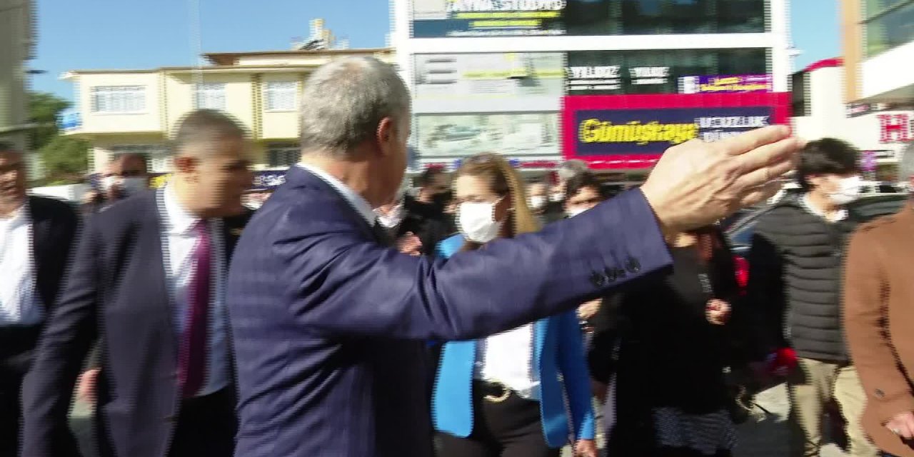 İLGEZDİ'YE NASIRLI ELLERİNİ GÖSTEREN ERZİNCANLI İNŞAAT İŞÇİSİ: "ŞEREFTİR, AMA KARNIMI DOYURAMIYORUM"